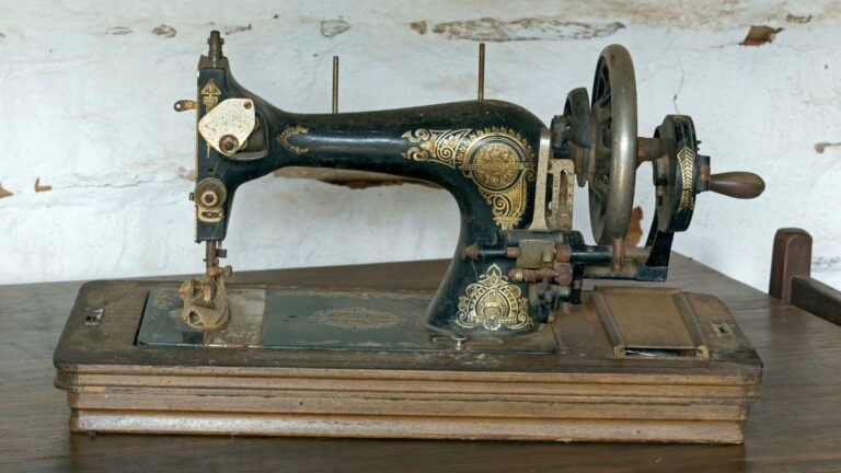Creative Thinking Sewing Machine